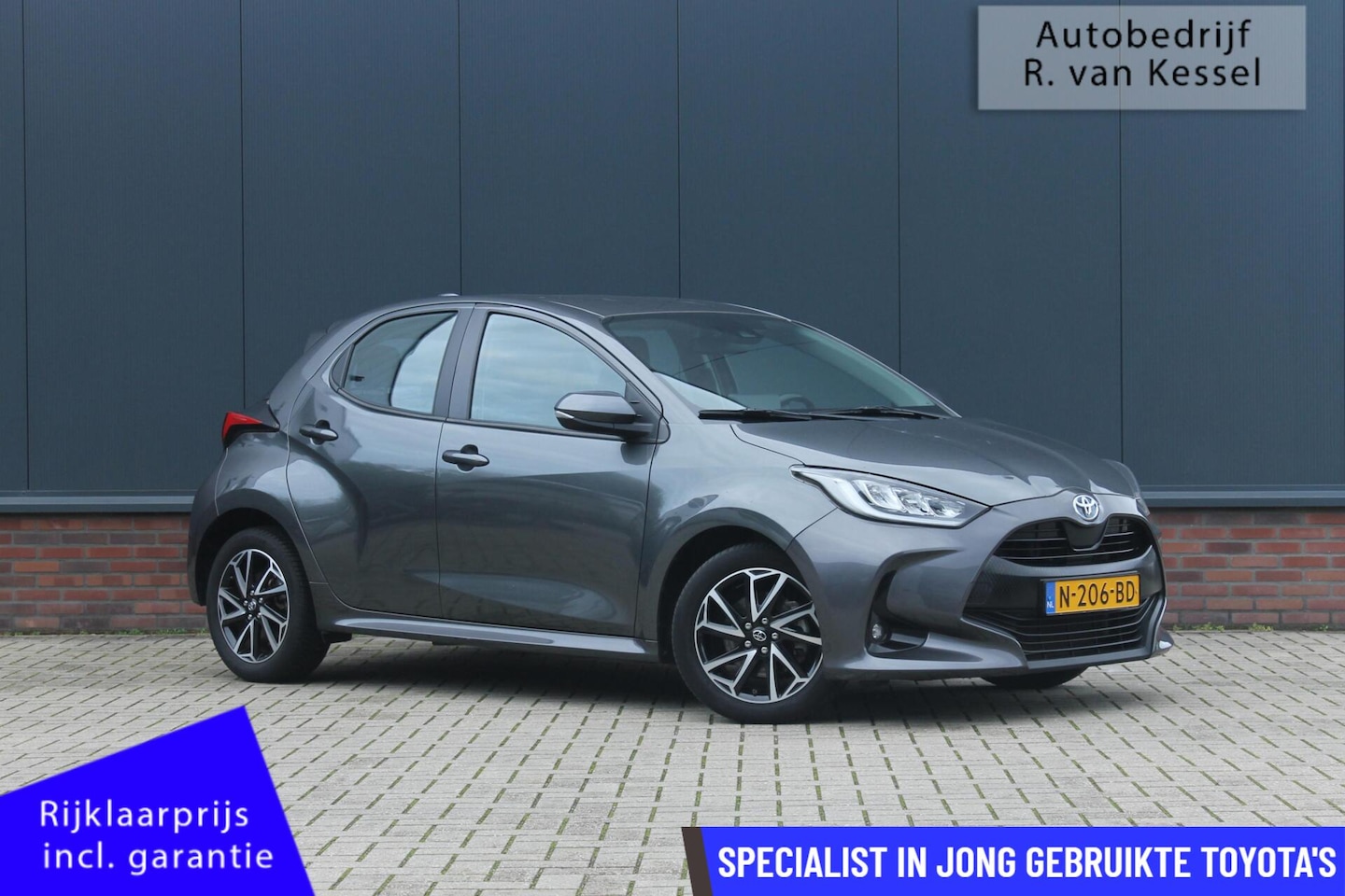 Toyota Yaris - 1.5 Hybrid Dynamic I Navigatie I Allseason banden I NL-auto - AutoWereld.nl