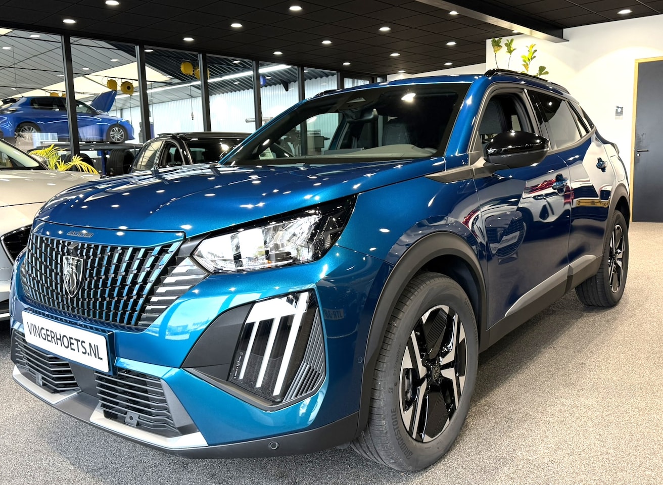 Peugeot 2008 - 1.2 Hybrid 145 Pk Allure * Navigatie * Keyless Open & Start * Dodehoekbewaking * Camera vo - AutoWereld.nl