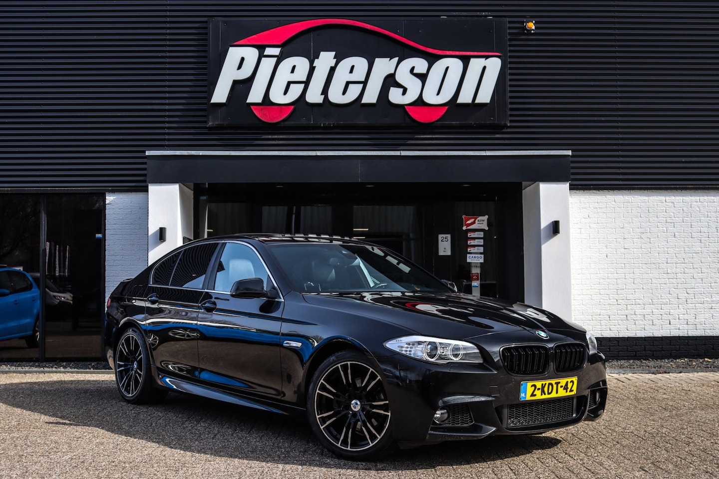 BMW 5-serie - 520i M-Pakket NAP PANO M5-LOOK 6WB XENON LEDER - AutoWereld.nl