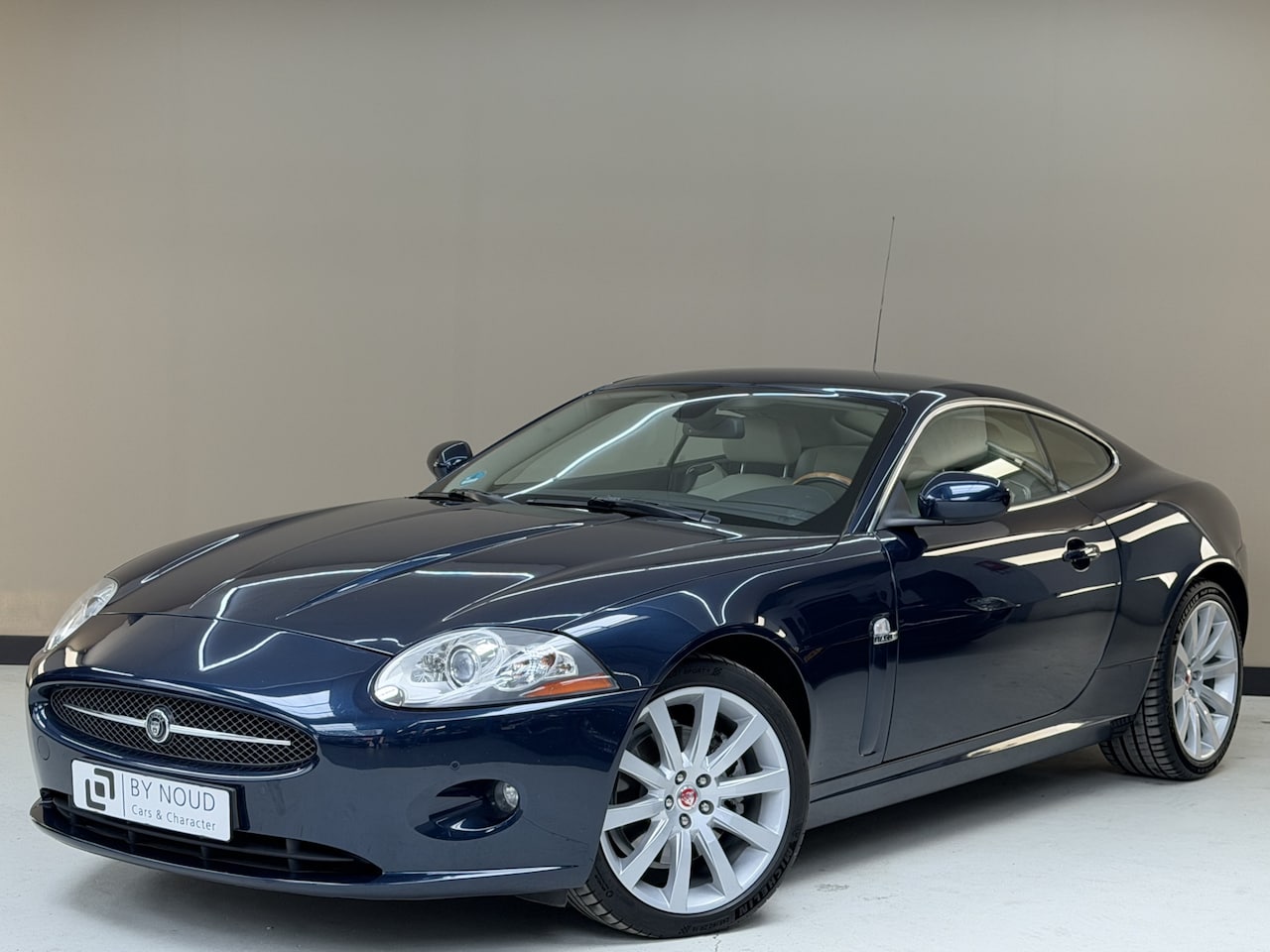 Jaguar XK - 4.2 V8 Coupé 4.2 V8 Coupé, 298Pk, 2007, Origineel Nederlands, Liefhebbersauto, Climate control, Stoel + - AutoWereld.nl