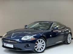 Jaguar XK - 4.2 V8 Coupé, 298Pk, 2007, Origineel Nederlands, Liefhebbersauto, Climate control, Stoel +