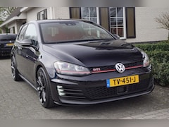 Volkswagen Golf - GTI Performance 2.0 TSI (300pk) Custom uitlaat/ACC/Dynaudio/Keyless/Xenon/Navi Pro