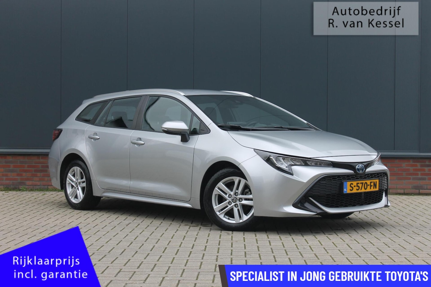 Toyota Corolla Touring Sports - 1.8 Hybrid Business I Camera I Carplay I NL-auto - AutoWereld.nl