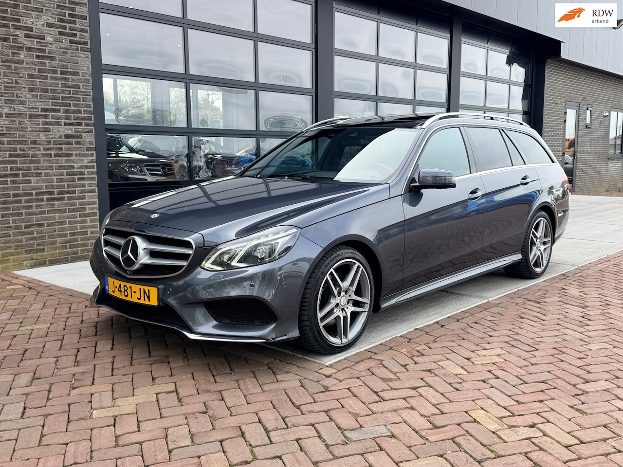 Mercedes-Benz E-klasse Estate - 250 Prestige Avantgarde | Autm | Pano | 360 camera | Navi | - AutoWereld.nl