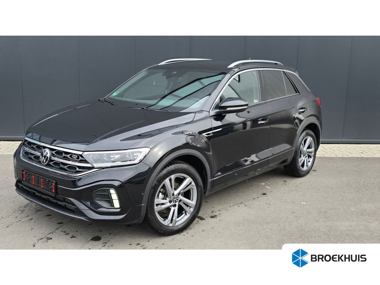 Volkswagen T-Roc - 1.5 TSI 150pk 7-DSG R-Line | Trekhaak | Achteruitrijcamera | Carplay | Climate Control | A - AutoWereld.nl