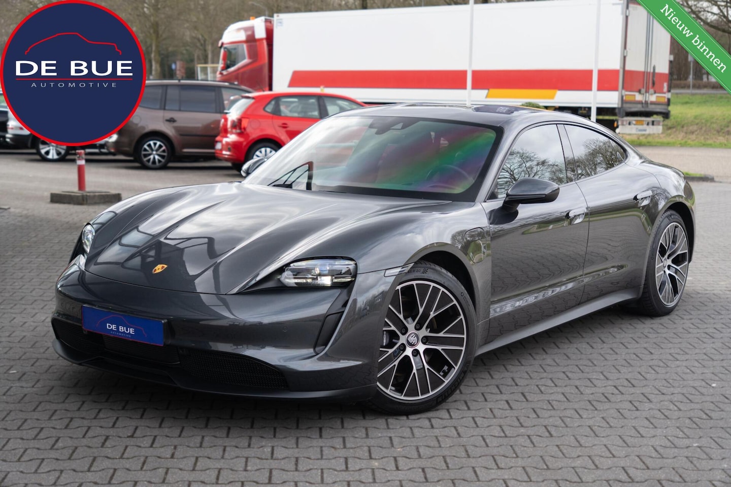 Porsche Taycan - |Org NL NAP|1ste Eig|Clanck Audio|SportStoelen|Leder Bi-Color|CarPlay|Dealer Onderhouden - AutoWereld.nl