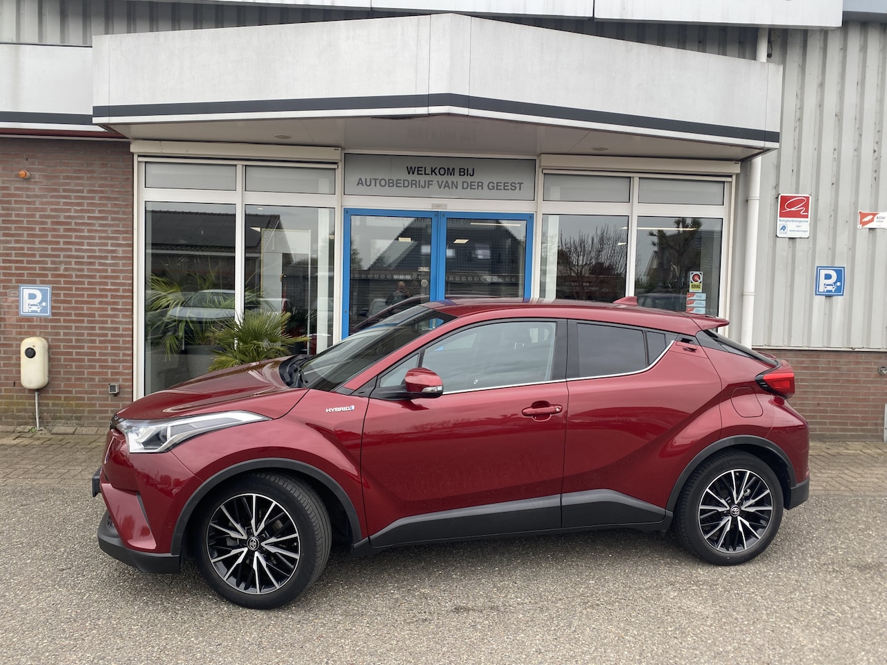 Toyota C-HR - 1.8 Hybrid Executive Limited Trekhaak - AutoWereld.nl