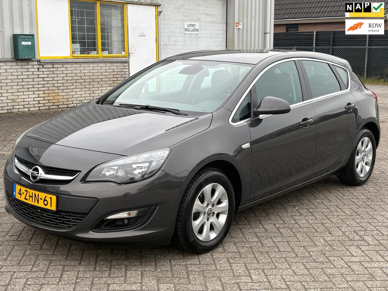 Opel Astra - 1.6 CDTi 110 PK 6 BAK Bj 2014 Euro6 Business 1e Eig Weinig Km,s 95.131 Ecc Airco Navi Crui - AutoWereld.nl