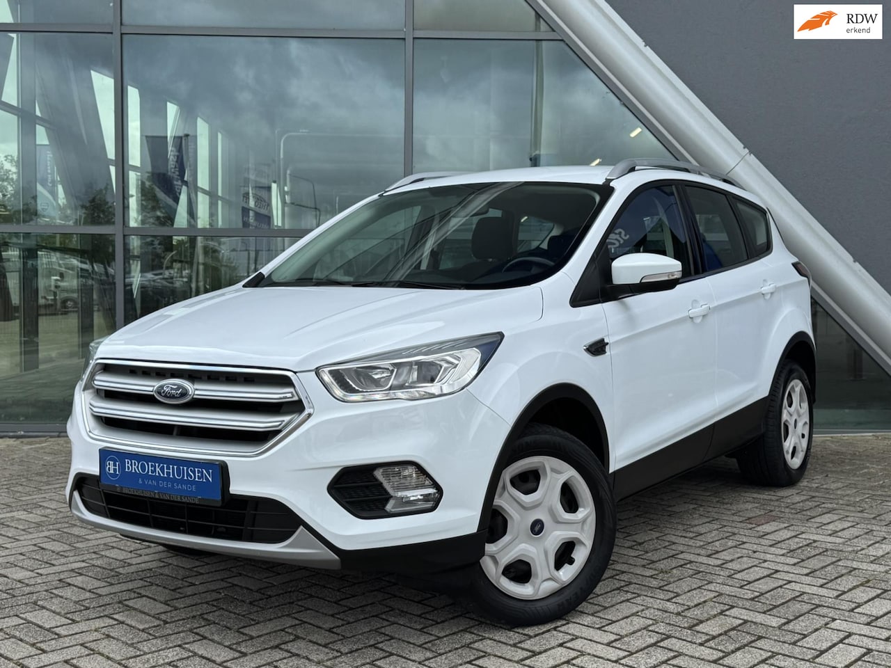Ford Kuga - 1.5 EcoBoost Trend Ultimate Camera / Navigatie / Cruise Control / Nieuwe Banden ! - AutoWereld.nl