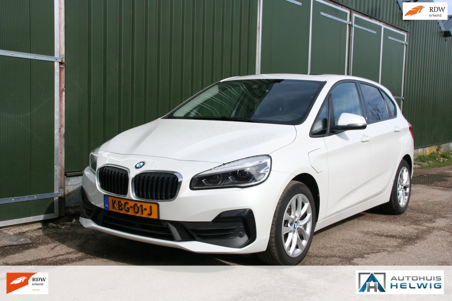 BMW 2-serie Active Tourer - 225xe iPerformance High Executive 225xe iPerformance High Executive , SPORTSTOELEN, PANORAMADAK, HEAD-UP. CAMERA, STOELVERW. - AutoWereld.nl