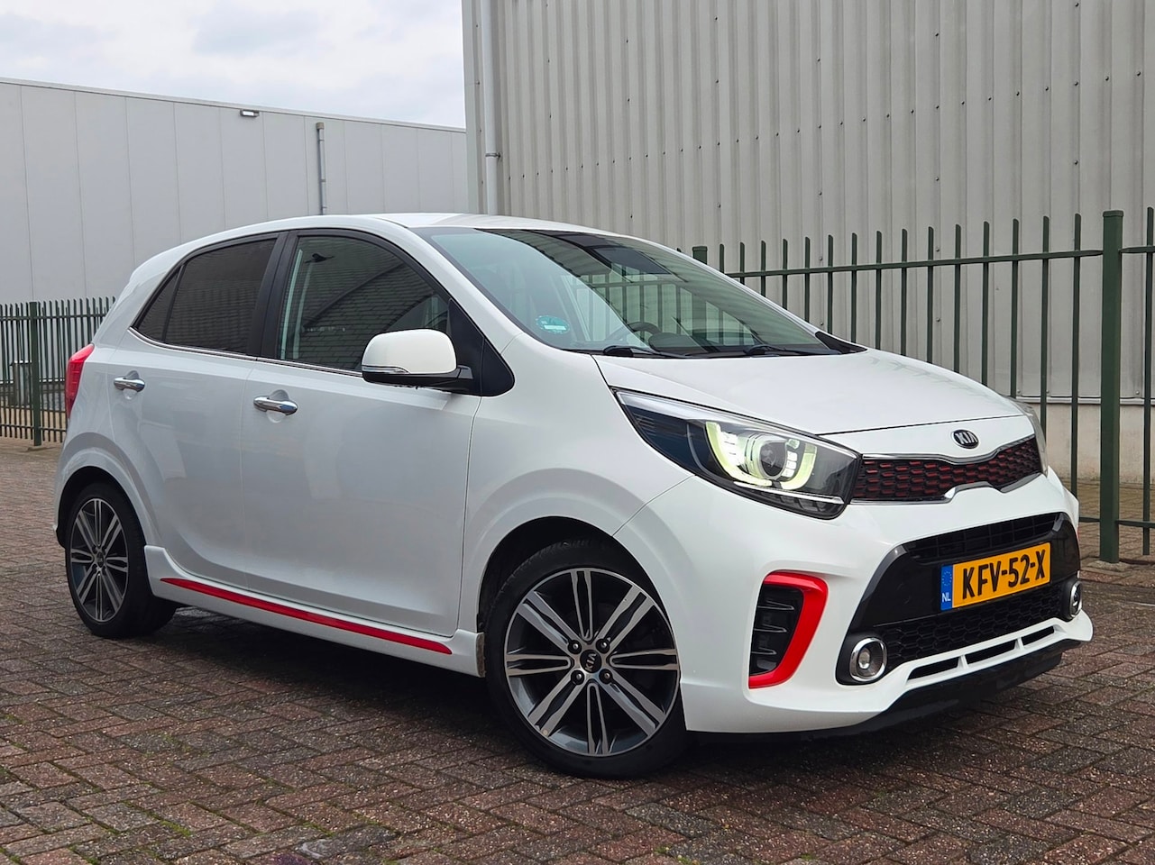 Kia Picanto - 1.2 CVVT GT-Line Airco-Navi-Cam-Carplay-Led-Leer - AutoWereld.nl