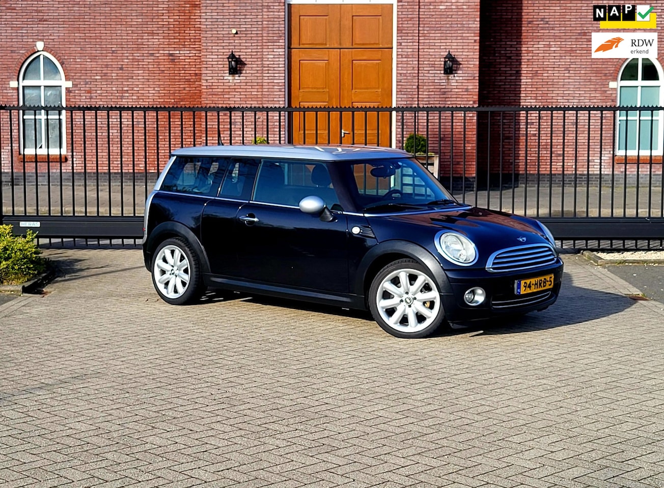 MINI Clubman - Mini 1.6 Cooper Chili / Airco / Pdc / Nap / Apk tot 2027 - AutoWereld.nl