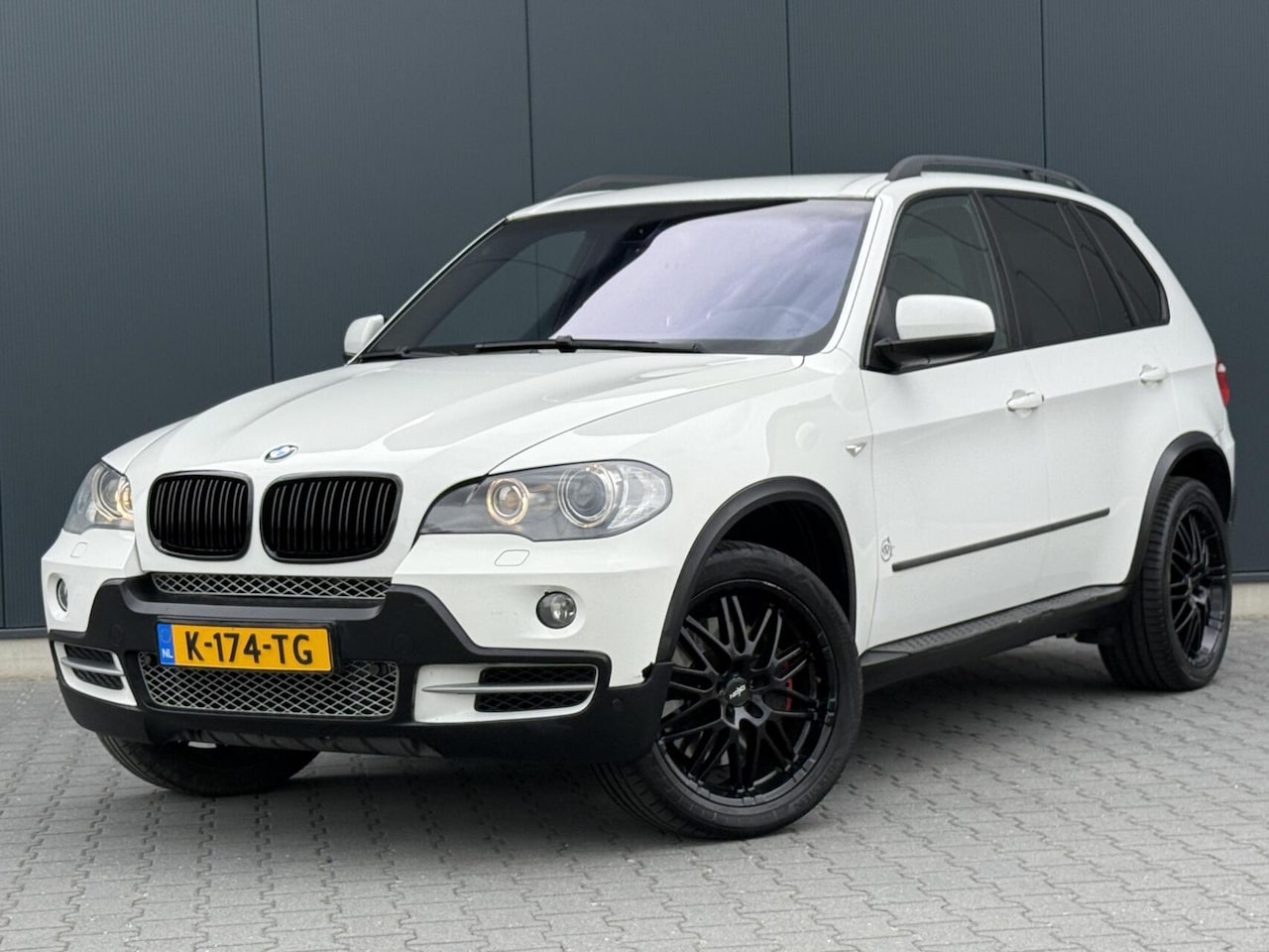 BMW X5 - xDrive48i High Executive 7-Persoons - Leder - Xenon - Navi - AutoWereld.nl
