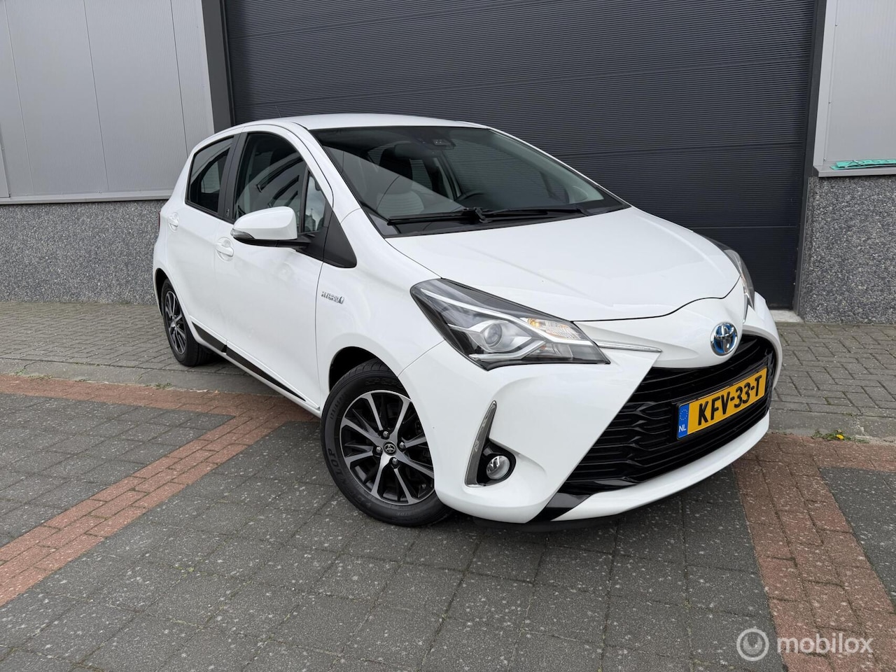 Toyota Yaris - 1.5 Hybrid Executive Keyless Stoelverw Cruise - AutoWereld.nl