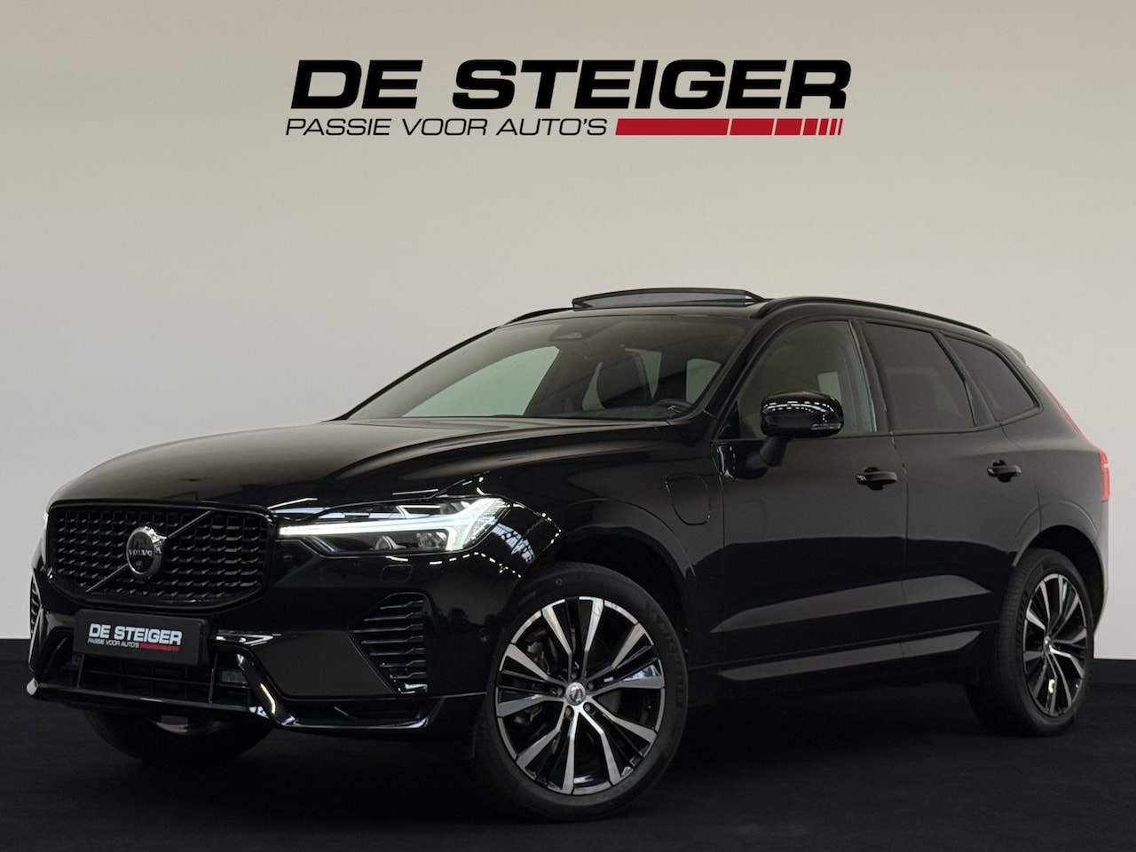 Volvo XC60 - 2.0 T6 Plug-in hybrid AWD Ultimate Dark Pano ACC 360 Camera Trekhaak - AutoWereld.nl