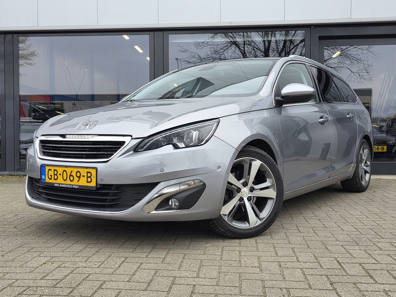 Peugeot 308 SW - 1.2 e-THP Première + LED + PANO DAK + ALCANTARA + ADAPT CRUISE + CAMERA - AutoWereld.nl