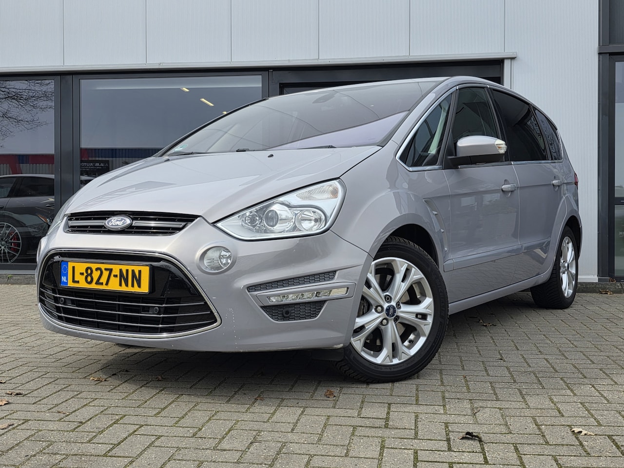 Ford S-Max - 2.0 EcoBoost Titanium 7persoons + LEER + SOUNDSYSTEEM + KEYLESS + LM VELGEN - AutoWereld.nl