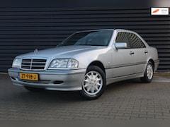 Mercedes-Benz C-klasse - 240 ELEGANCE / ELEKTRISCHE RAMEN / AIRCO / ORIGINELE STAAT