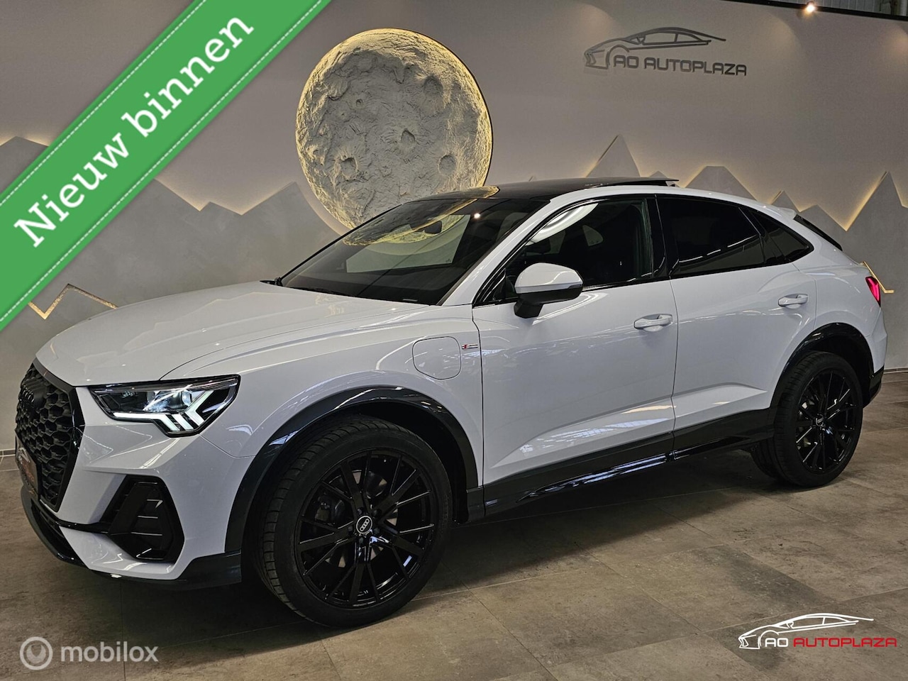 Audi Q3 Sportback - 45 TFSI e S edition 3x S-line Panorama/Keyless/Sfeer - AutoWereld.nl