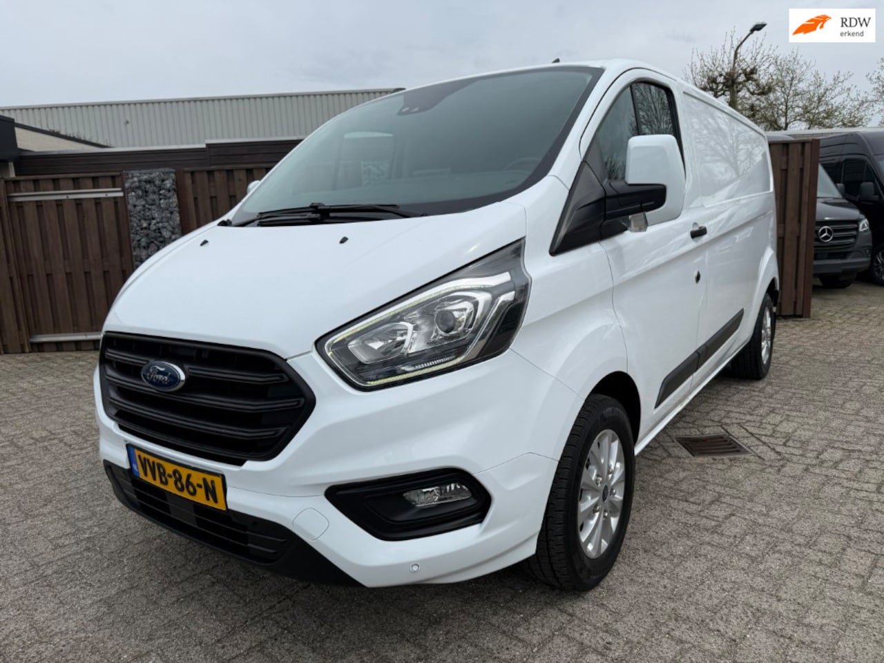 Ford Transit Custom - 320 2.0 TDCI L2H1 Limited 320 2.0 TDCI L2H1 Limited - AutoWereld.nl