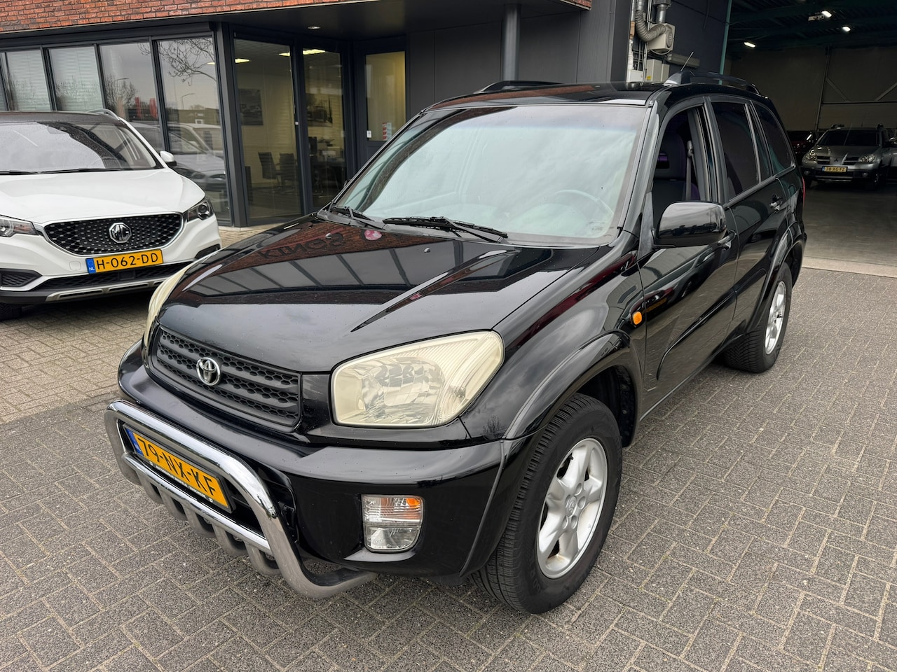 Toyota RAV4 - 2.0-16V VVT-i Luna AIRCO TREKHAAK CARPLAY FRONTBAR - AutoWereld.nl