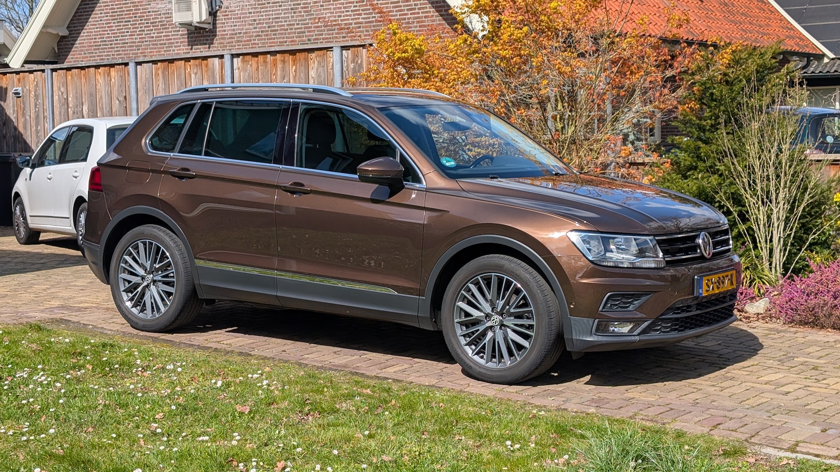 Volkswagen Tiguan - 1.4 TSI ACT Comfortline Business Trekhaak, Stoelmassage, CarPlay - AutoWereld.nl