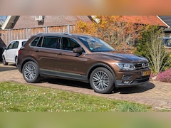Volkswagen Tiguan - 1.4 TSI ACT Comfortline Business Trekhaak, Stoelmassage, CarPlay