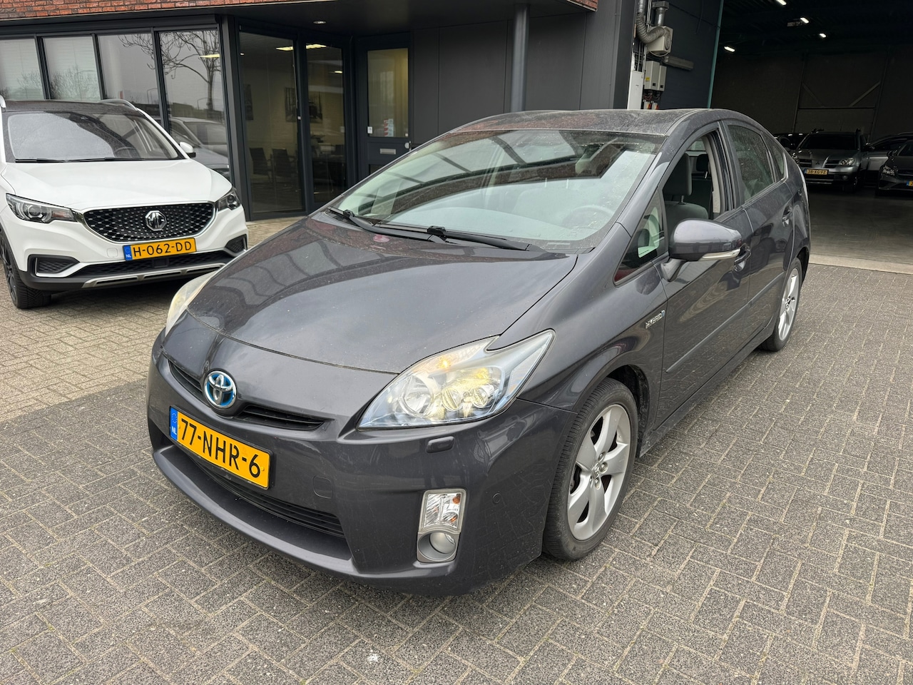 Toyota Prius - 1.8 Dynamic XENON CAMERA TREKHAAK CRUISE HEADUP ORIG NL NAP - AutoWereld.nl