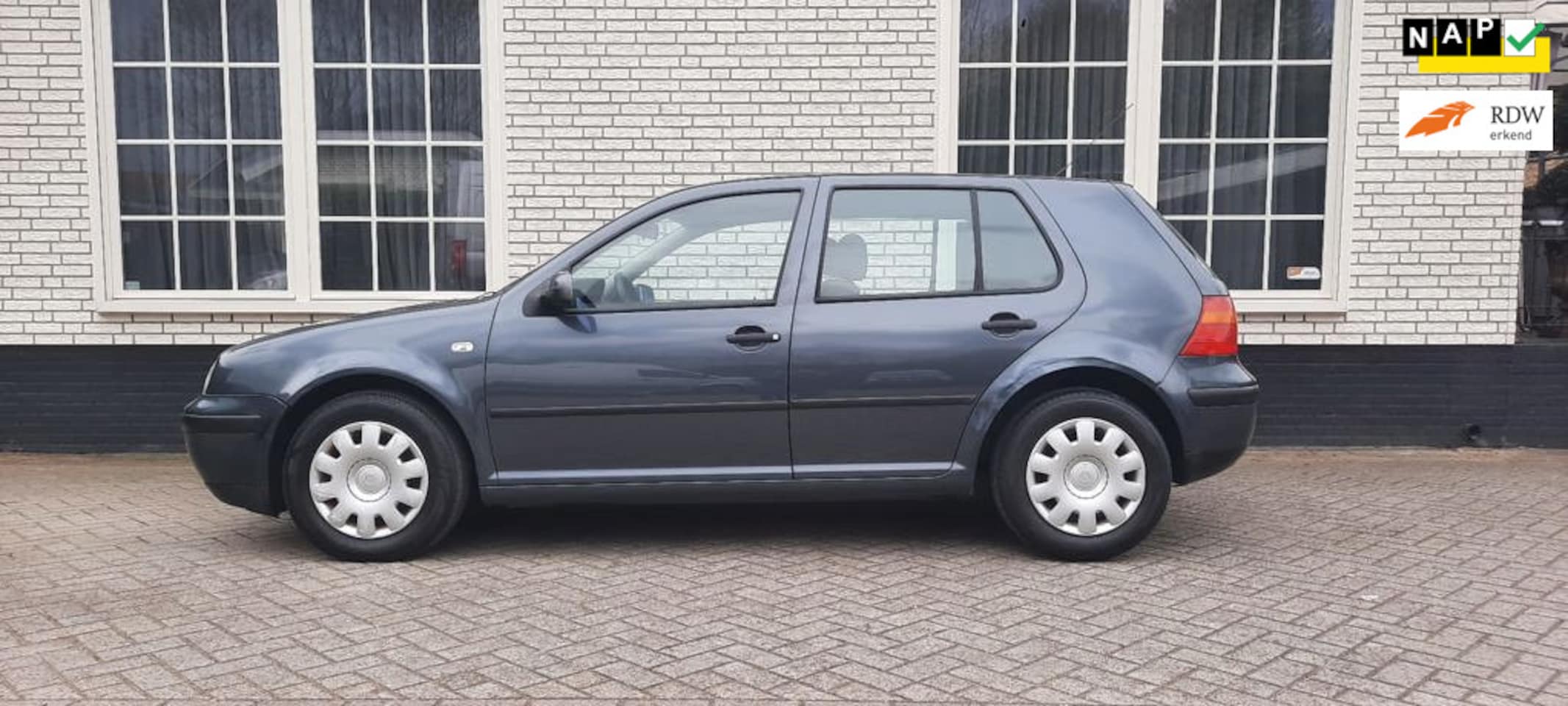 Volkswagen Golf - 2.0 Comfortline AUTOMAAT AIRCO 4 DEURS JAAR APK - AutoWereld.nl