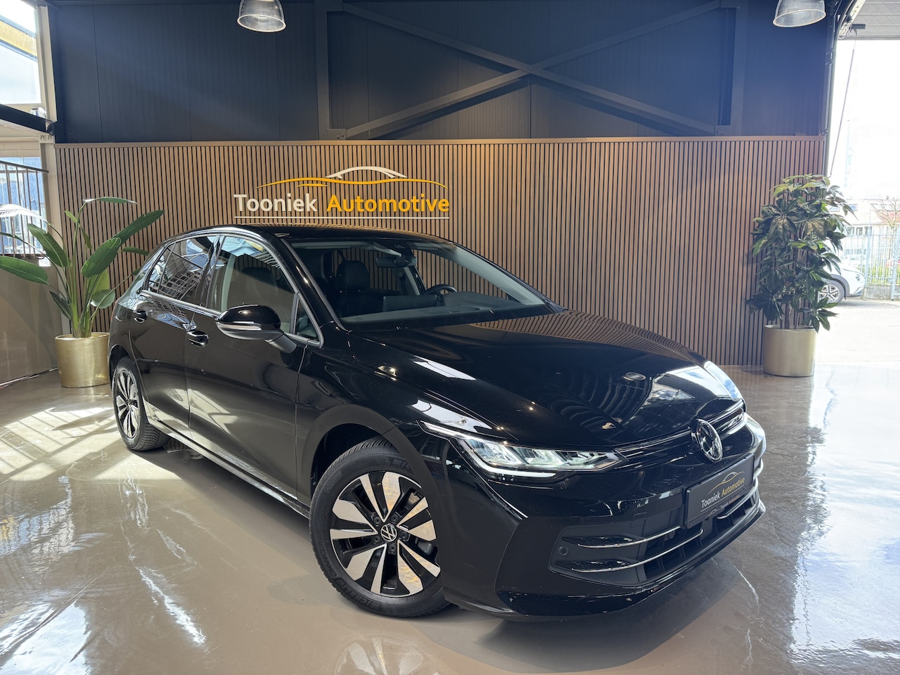 Volkswagen Golf - 8.5 Goal 1.5 eHybrid Navigatie Airco LMV  PDCc 150pk - AutoWereld.nl