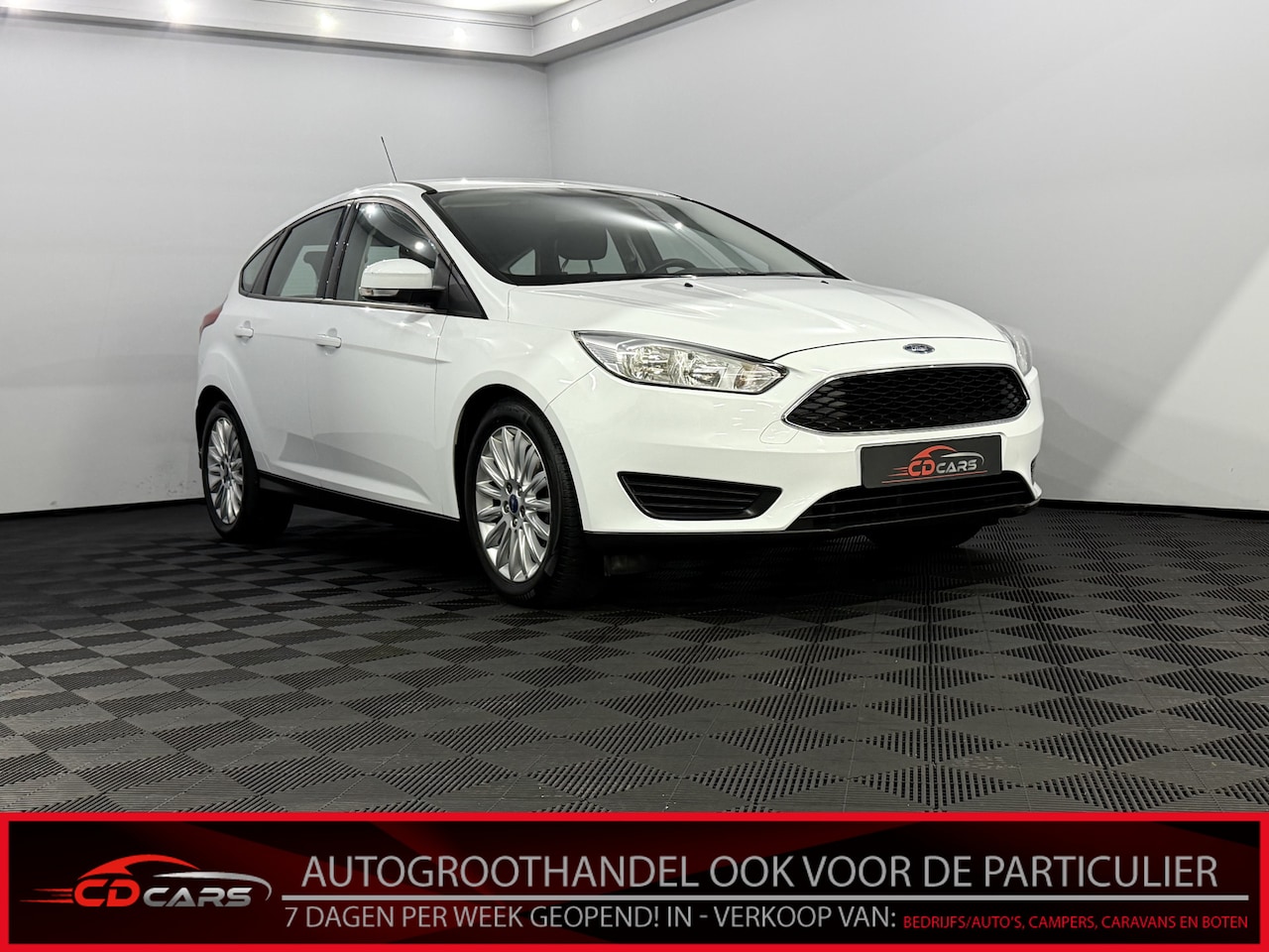 Ford Focus - 1.0 Trend Edition Airco, Navi, Parkeersensoren, Stoelverwarming, A start stop, Lichtmetale - AutoWereld.nl