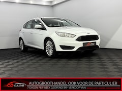 Ford Focus - 1.0 Trend Edition Airco, Navi, Parkeersensoren, Stoelverwarming, A start stop, Lichtmetale