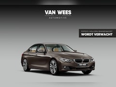 BMW 3-serie - 320i Upgrade Edition | NL auto | 2e eigenaar | HiFi audio | Xenon | Sportstuur | Stoelverw