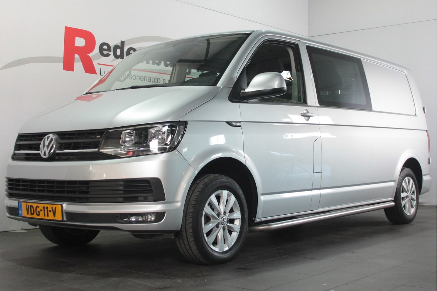 Volkswagen Transporter - 2.0 TDI L2H1 DC - Carplay / PDC / Trekhaak - AutoWereld.nl