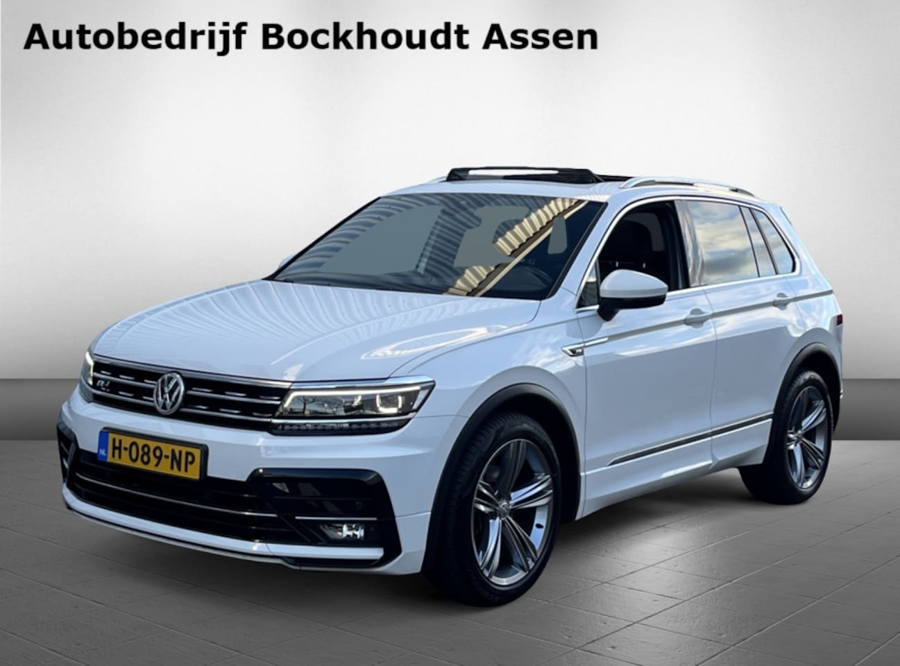 Volkswagen Tiguan - 1.5 TSI Highline Business R | Panorama Dak | Stoelverwarming - AutoWereld.nl