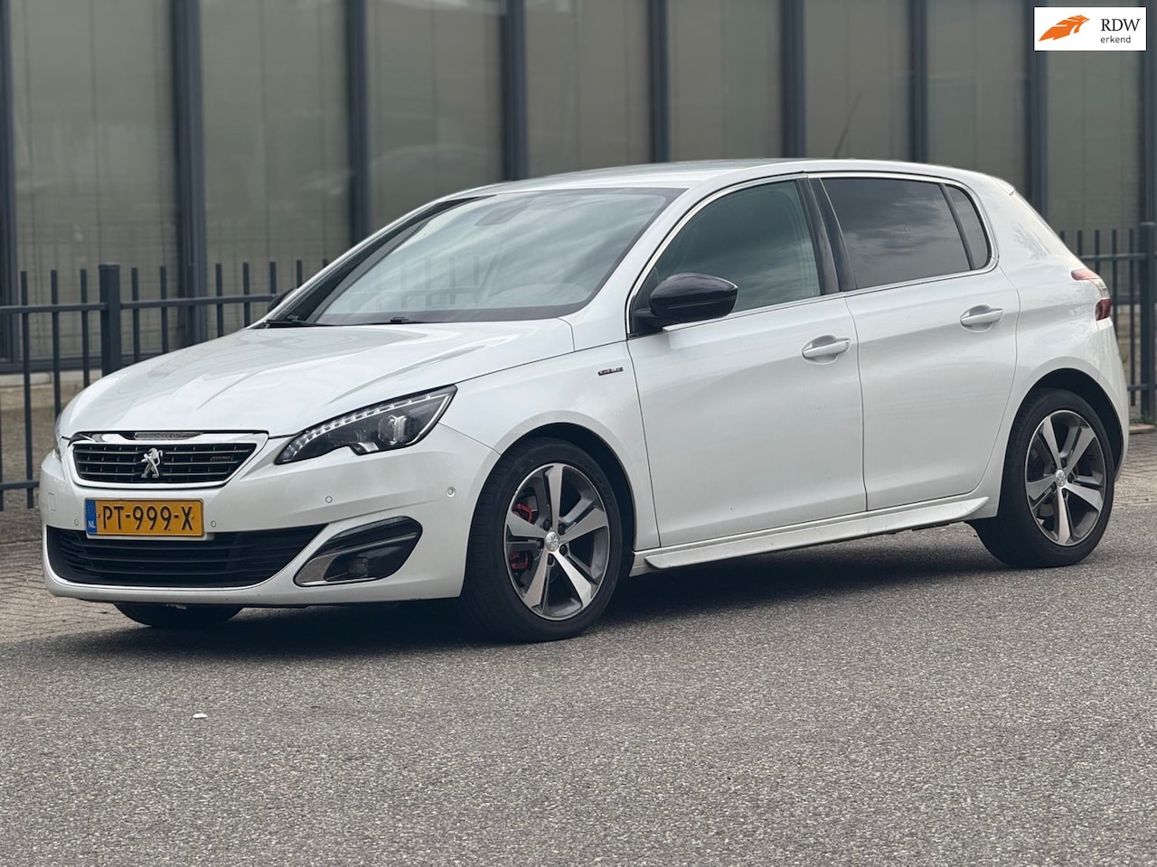 Peugeot 308 - 1.2 PureTech GT-line / Automaat / Massage - AutoWereld.nl