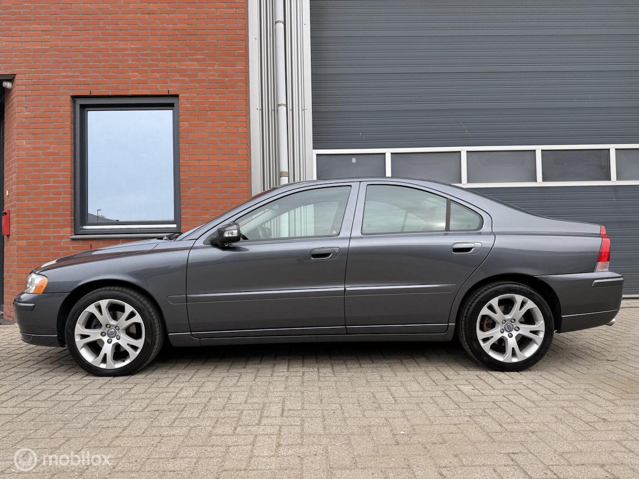 Volvo S60 - 2.4 Aut. Drivers Edition - 1e eig. - dealer onderh. - AutoWereld.nl