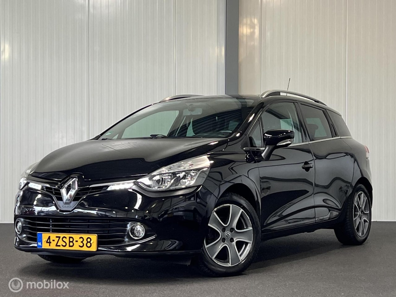 Renault Clio Estate - 1.5 dCi ECO Night&Day [ NAP 1e eig. cruise navi ] - AutoWereld.nl