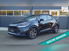 Toyota C-HR - 1.8 Dynamic, 12.000 km, mooie zwarte metallickleur. BOMVOL
