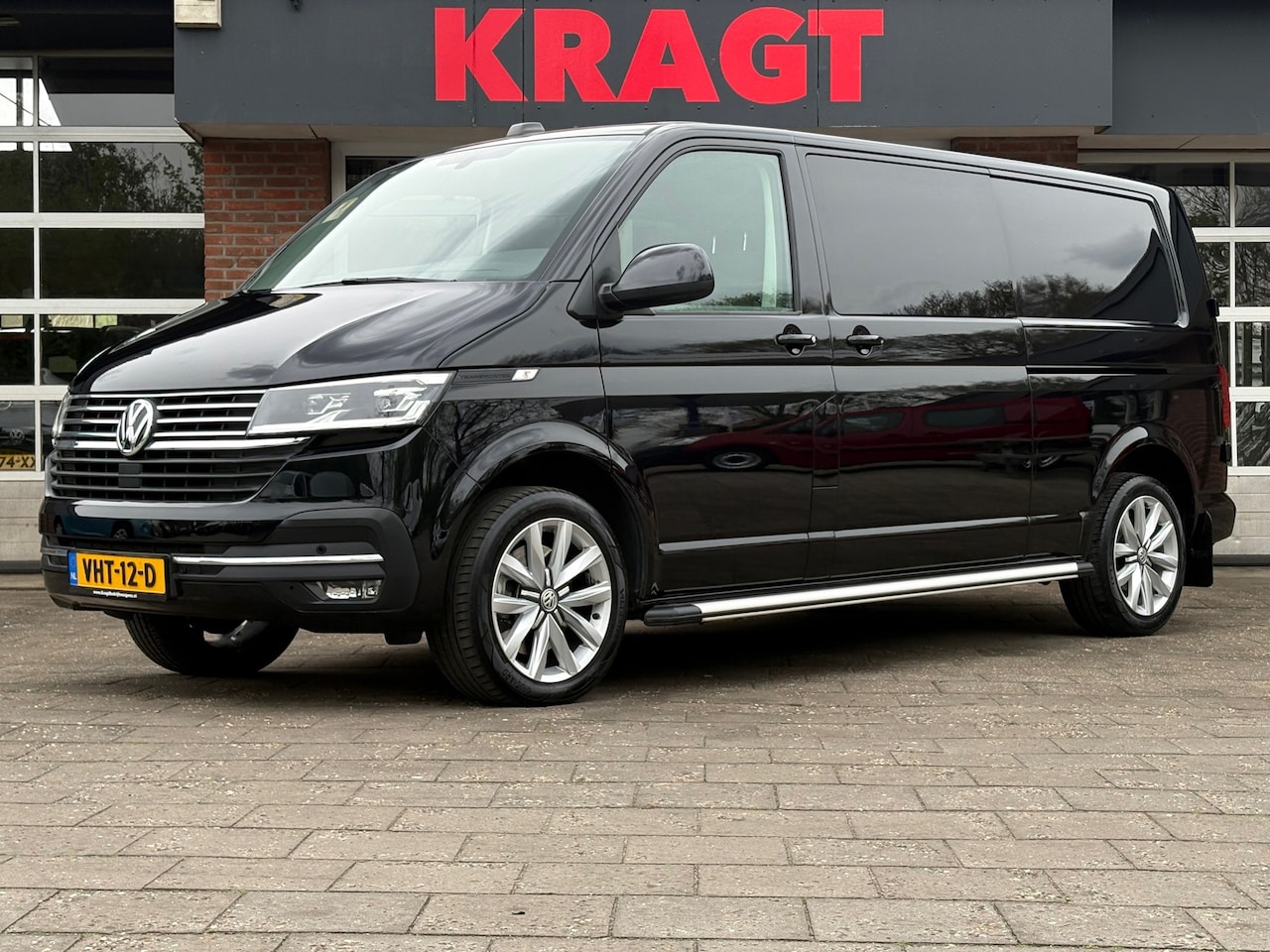 Volkswagen Transporter - 2.0 TDI L2H1 Bulli|DUBBELCABINE|AUTOMAAT|DIGITALE DASH|cruise|LED|airco|achteruitrijcamera - AutoWereld.nl