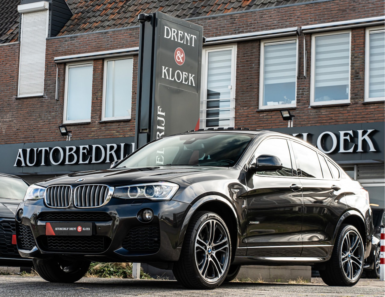 BMW X4 - xDrive28i High Executive ORG NL PANO HUD ELEK TREKHAAK ELEK STOEL CAMERA 20 INCH - AutoWereld.nl