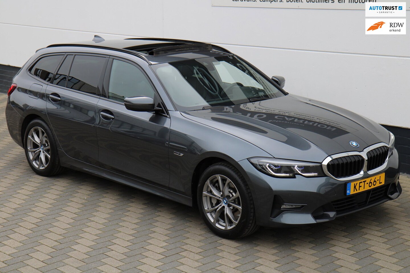 BMW 3-serie Touring - 330e xDrive Pano HUD Trekhaak BTW !! - AutoWereld.nl