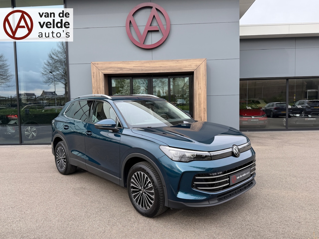 Volkswagen Tiguan - 1.5 eHybrid Elegance 204pk | Trekhaak | 360 Camera | Dode hoek | Elek. klep | incl. verlen - AutoWereld.nl
