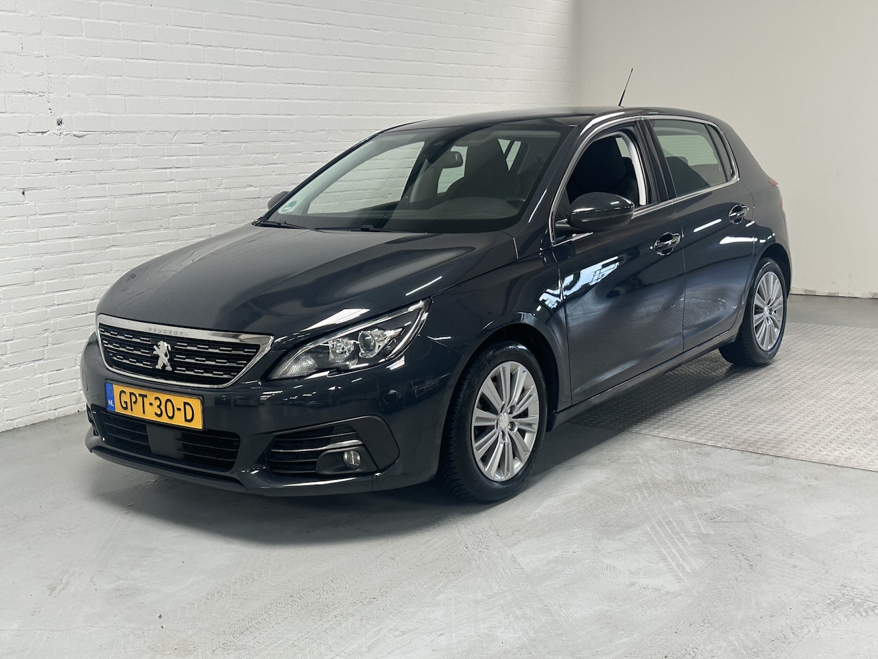 Peugeot 308 SW - 1.2 PureTech Allure CLIMA/ CRUISE/ NAVI / ELK.PAKKET Dis.rim bij 95951km vervangen - AutoWereld.nl