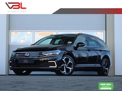 Volkswagen Passat - 1.4 TSI PHEV 218PK GTE Business | SOH 95% | Head-up | Lederenbekleding