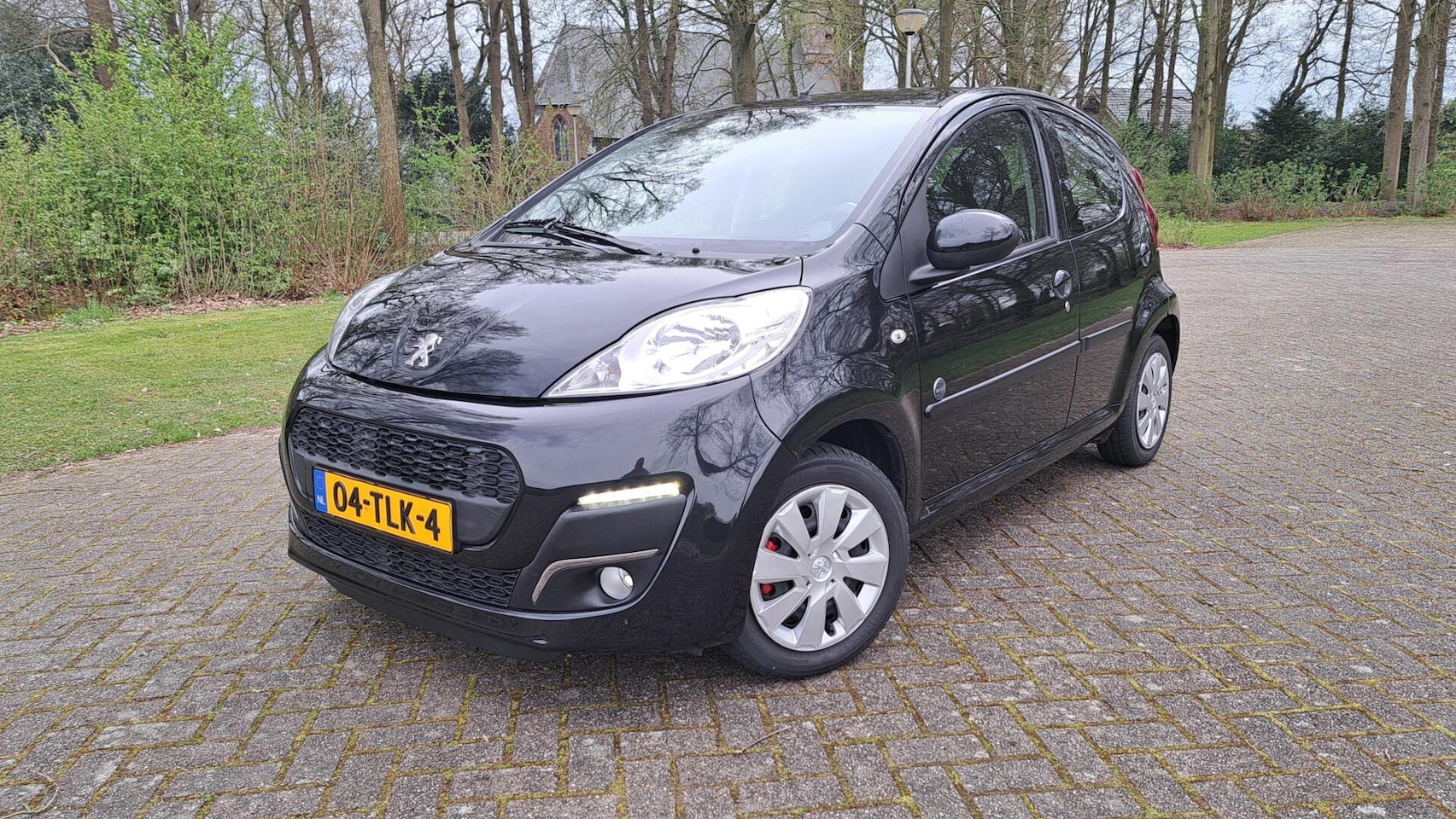 Peugeot 107 - 1.0-12V Envy 5drs AIRCO BLUETOOTH USB LUXE AUTO! - AutoWereld.nl