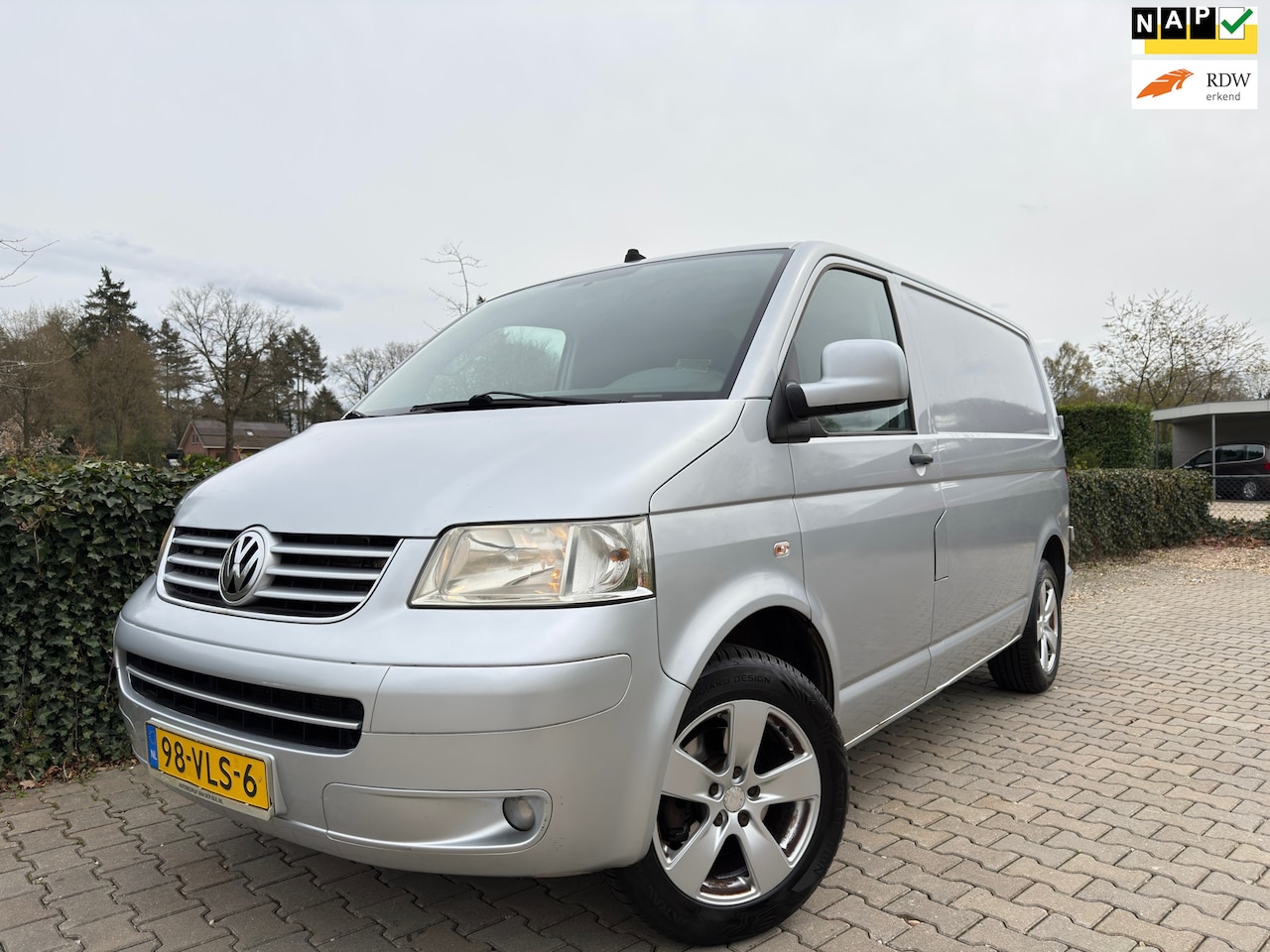 Volkswagen Transporter - 2.5 TDI 300 2.5 TDI 300 , 60 Edition , Automaat , 3-PERS. , Airco / Cruise / Leder / Carplay /Pdc / 17 - AutoWereld.nl
