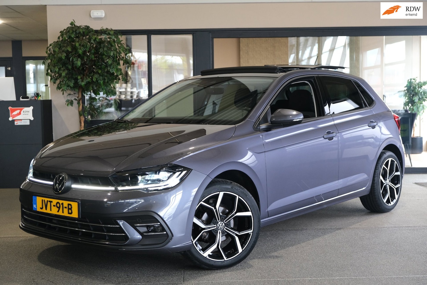 Volkswagen Polo - 1.0 TSI Style 95PK DSG Pano IQ Virtual Navi Carplay DAB+ - AutoWereld.nl