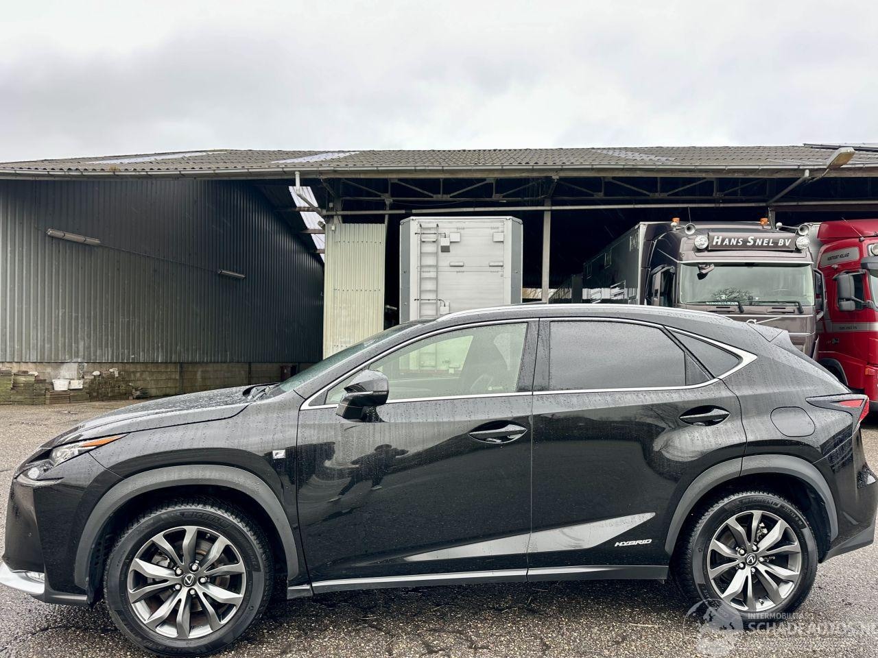 Lexus NX - 300h 2.5 Hybrid aut + f1 AWD F-Sport Line - schuifdak - front + line assist - head up - el - AutoWereld.nl