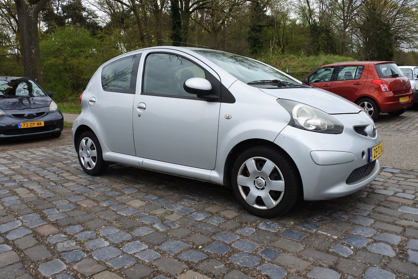 Toyota Aygo - 1.0-12V + nw apk 6-5-2027 airco 5 drs nette auto motor met 90000 km - AutoWereld.nl